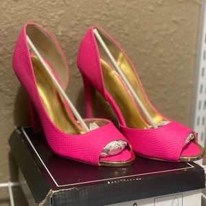 Hot Pink Snake Pump with Gold trimming